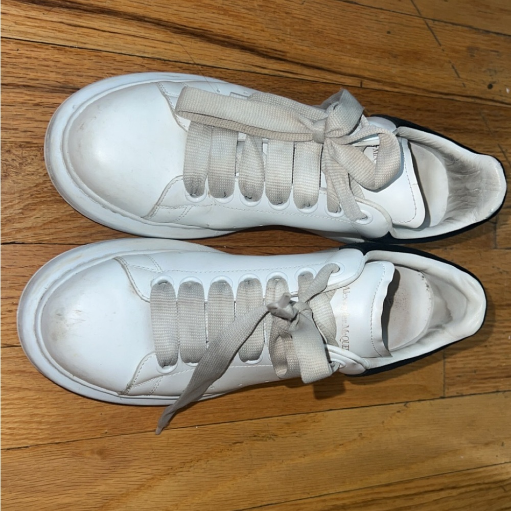 White Leather Sneakers with Beige Laces